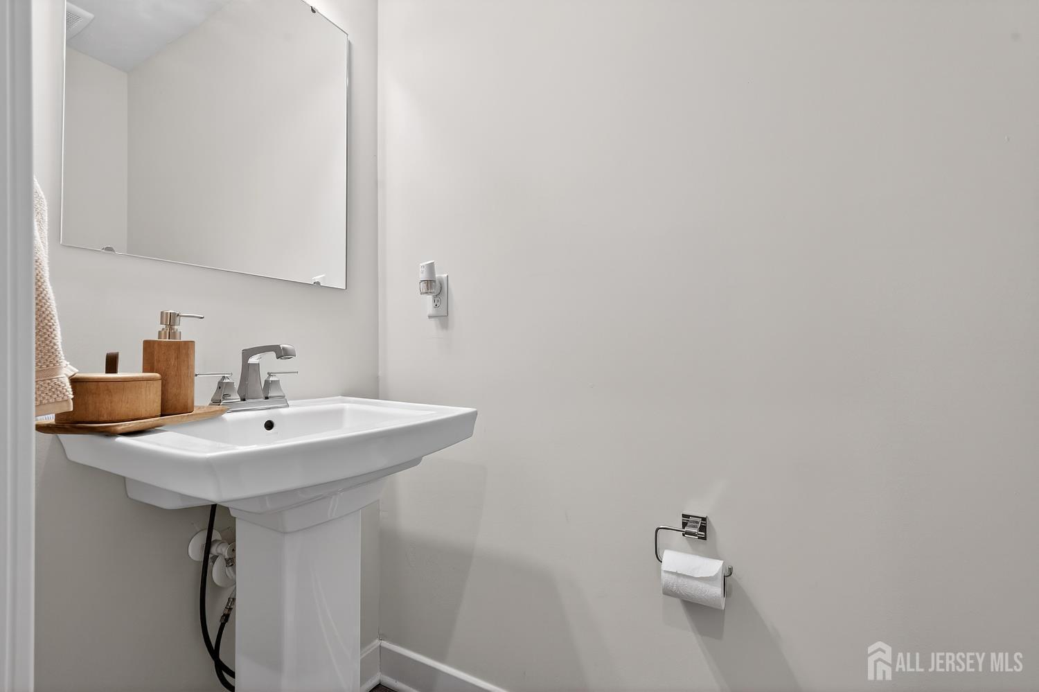 5 Athens Way, Aberdeen, NJ, 07721 image 13