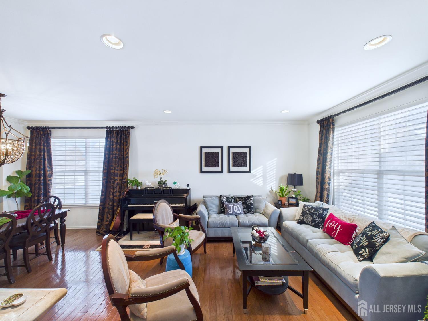 28 Wisniewski Road Image 2