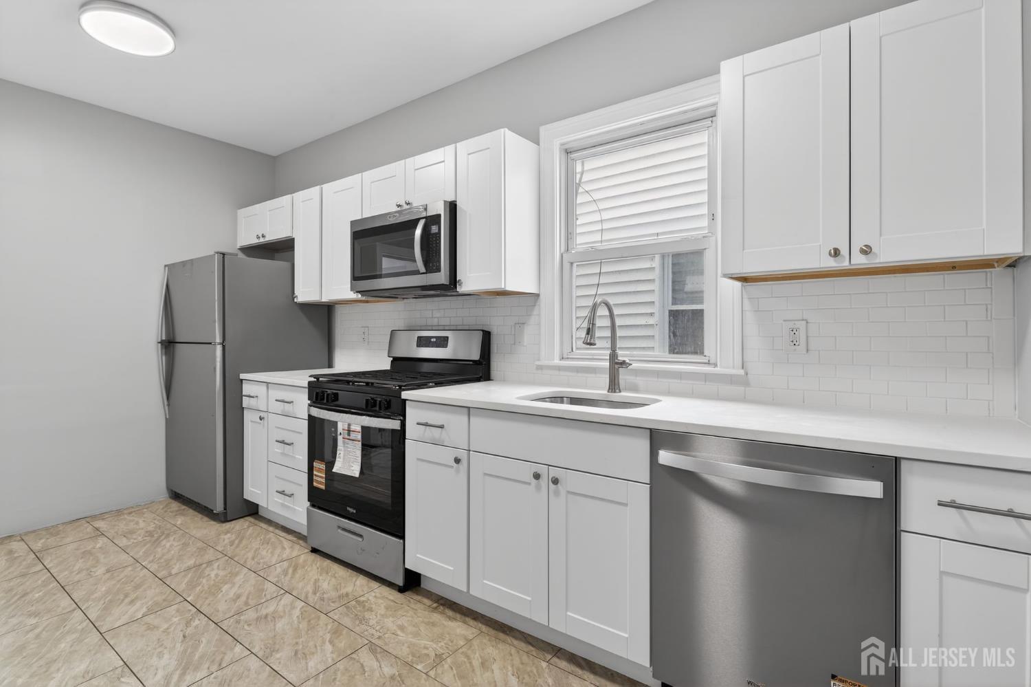 441 S Clinton Street Image 4