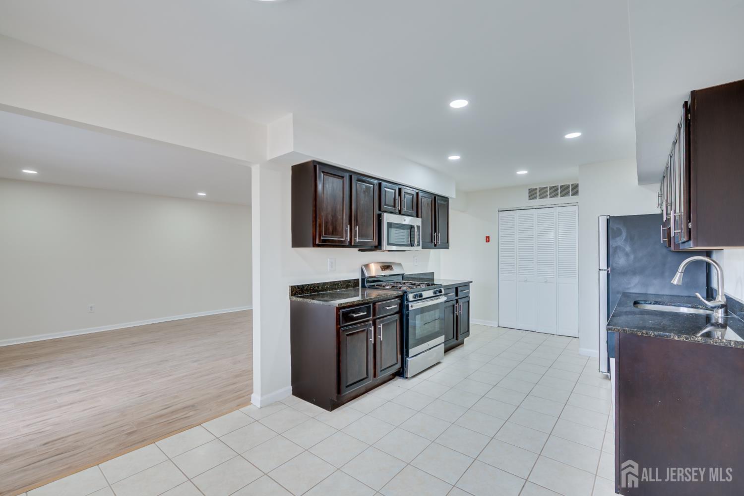 1314 Edison Glen Terrace, Edison, NJ, 08837 image 8