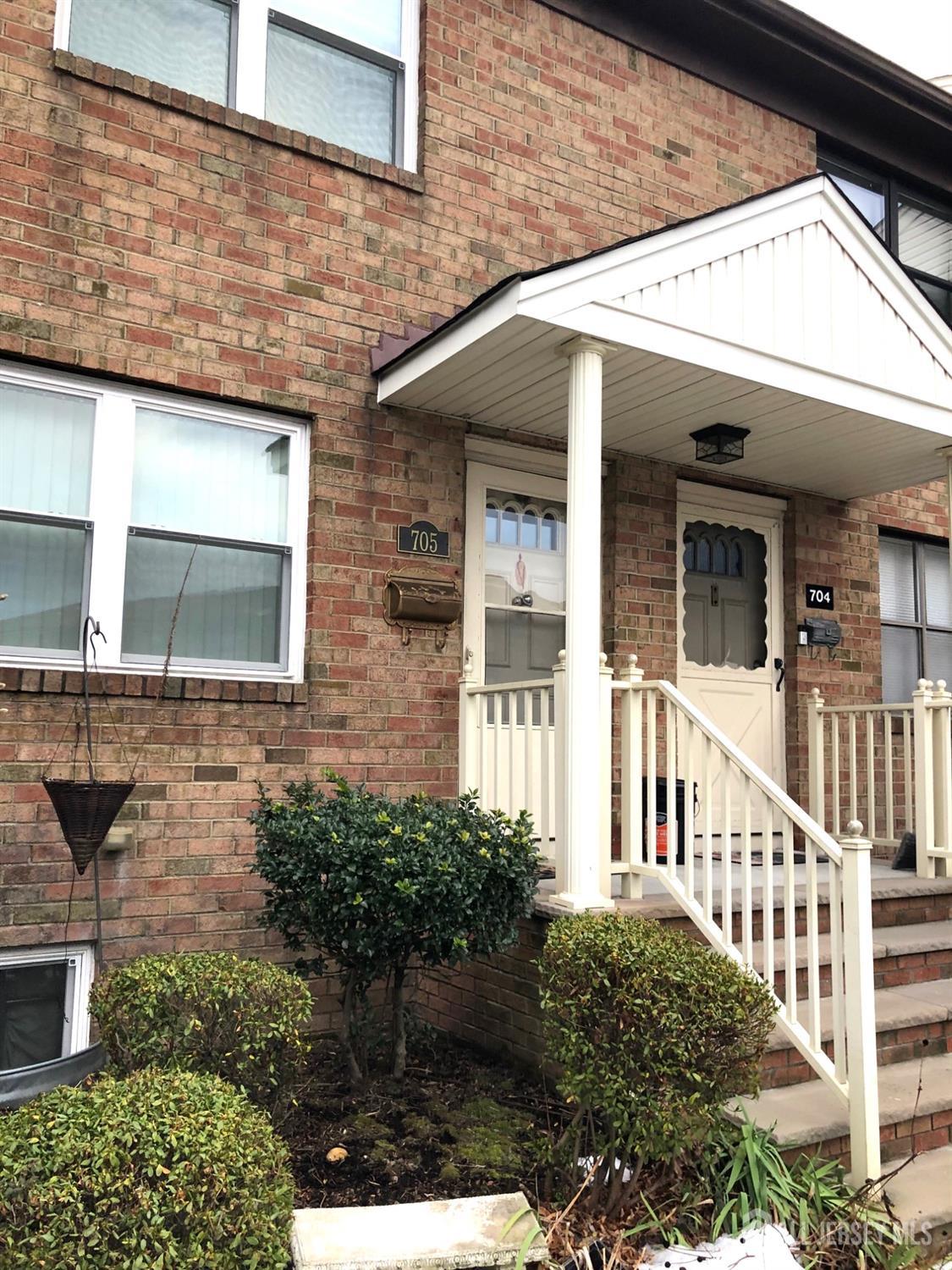 705 Sharon Garden Court Image 2