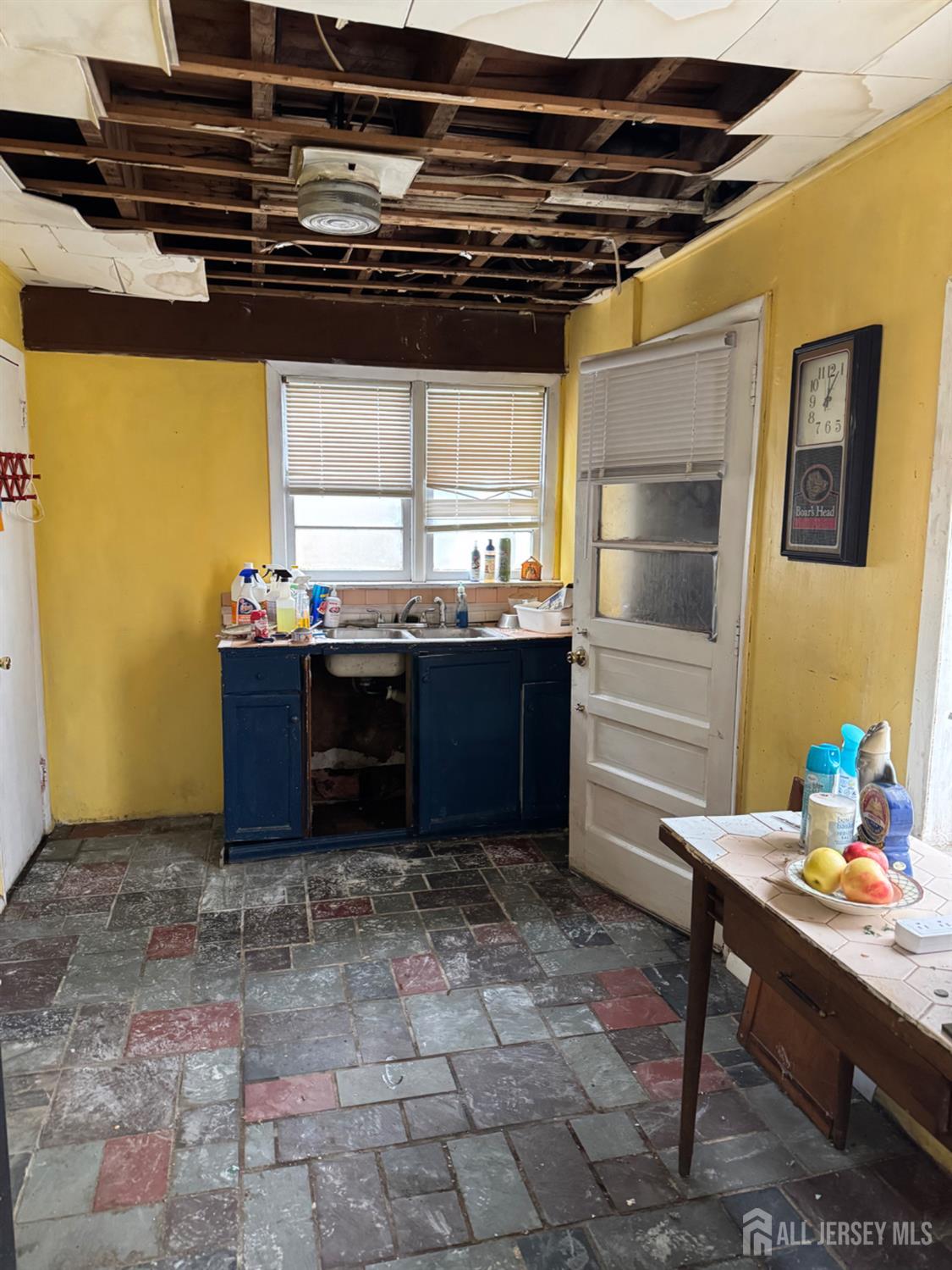 13 Columbus Avenue Image 5