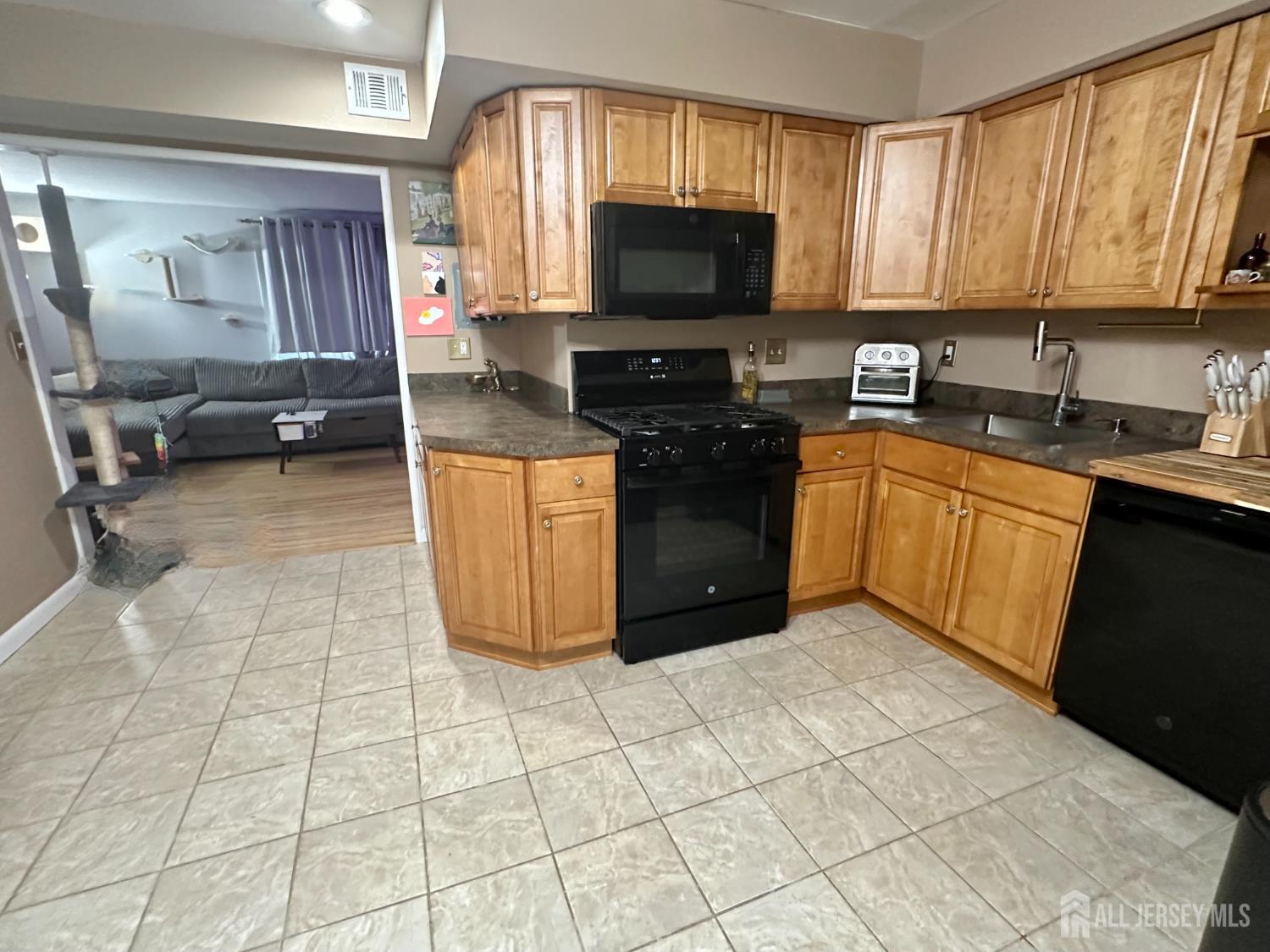 187 Evergreen Road 4A, Edison, NJ, 08837 image 16