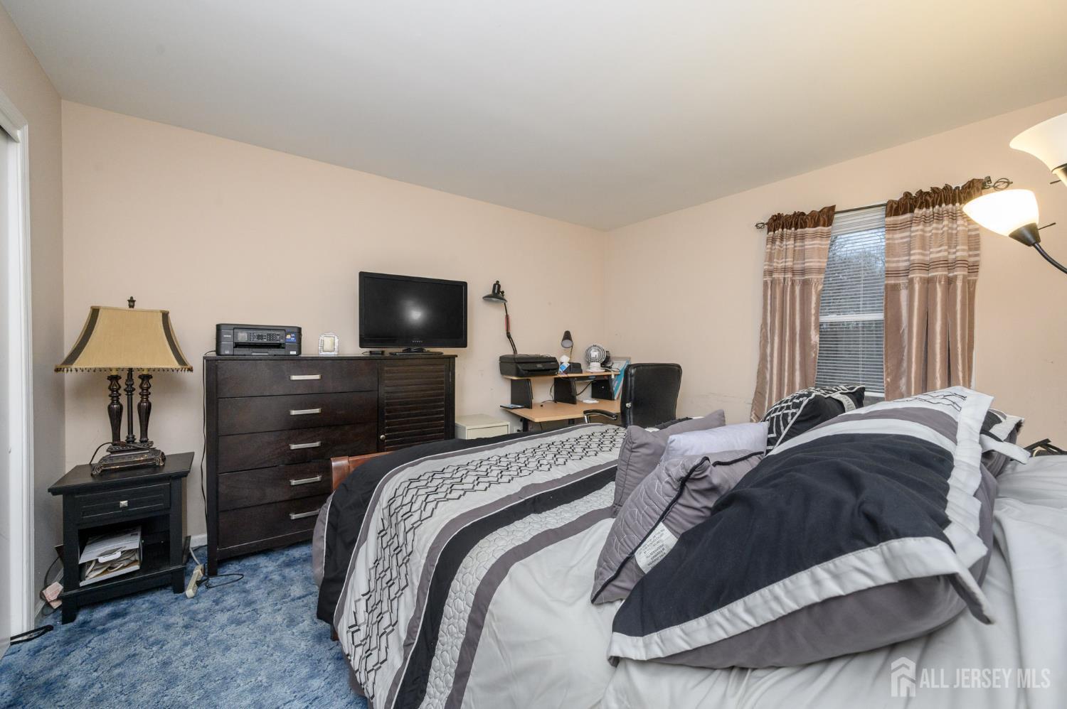 285 Nathan Court, Aberdeen, NJ, 07721 image 22