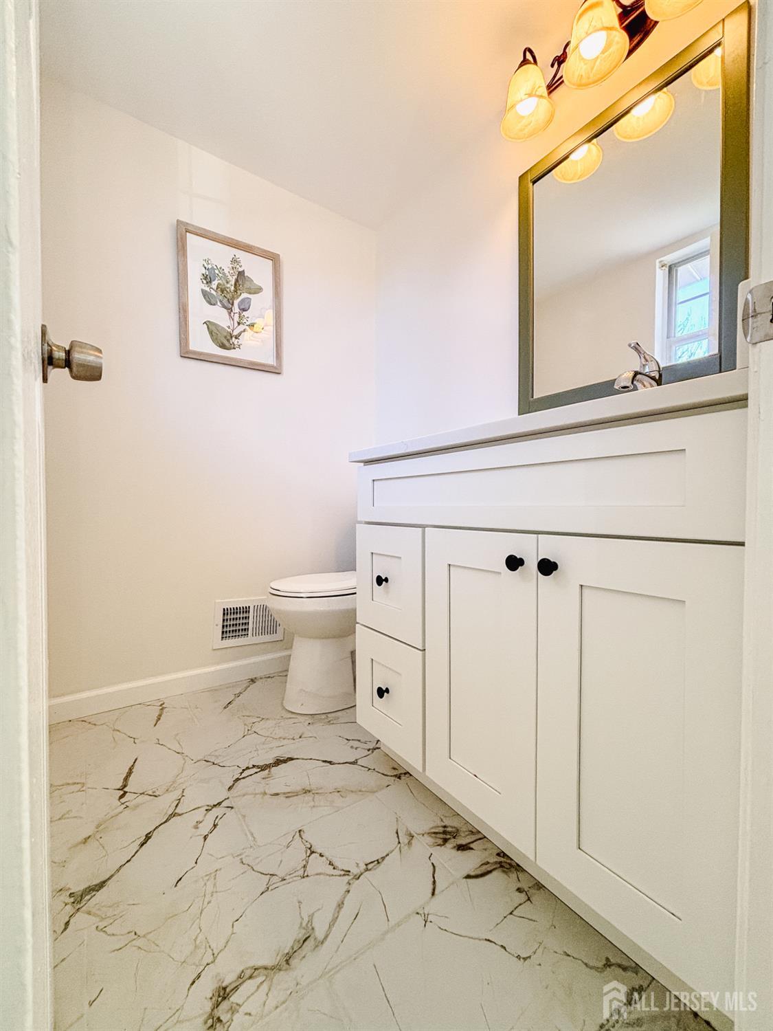 386 INWOOD Court 386 Image 5