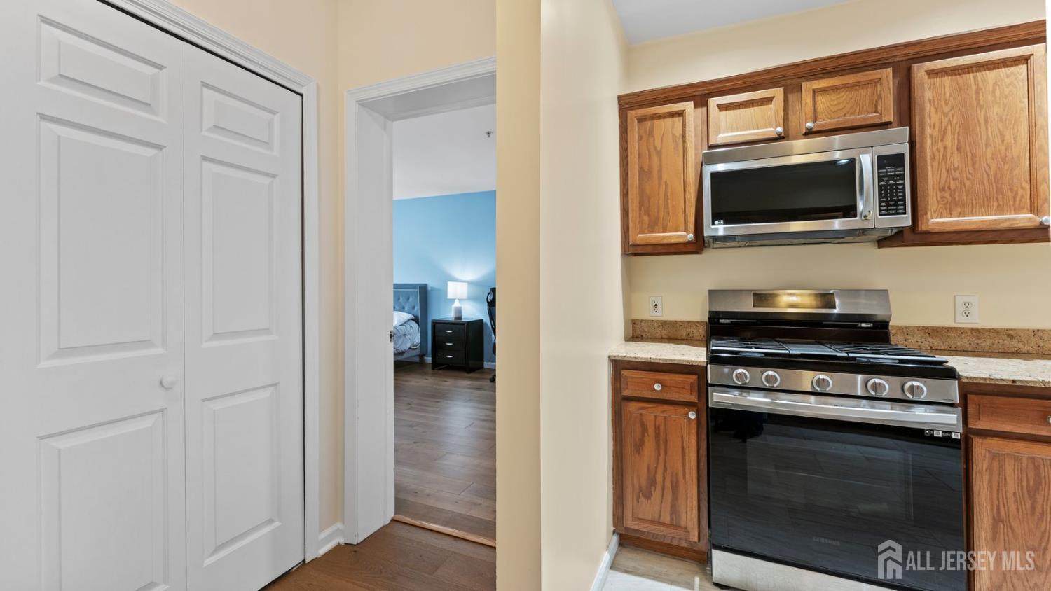 344 The Promenade, Edgewater, NJ, 07020 image 16