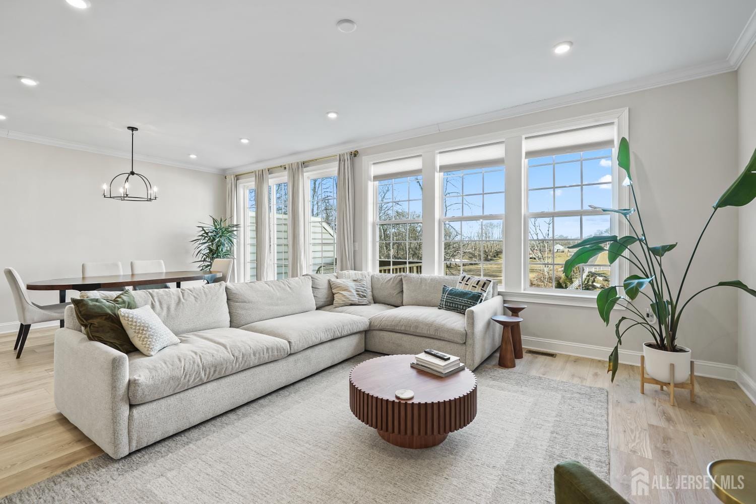 2707 Hayden Court Image 4