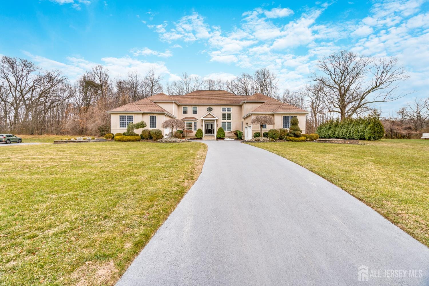 49 Summit Drive Image 1