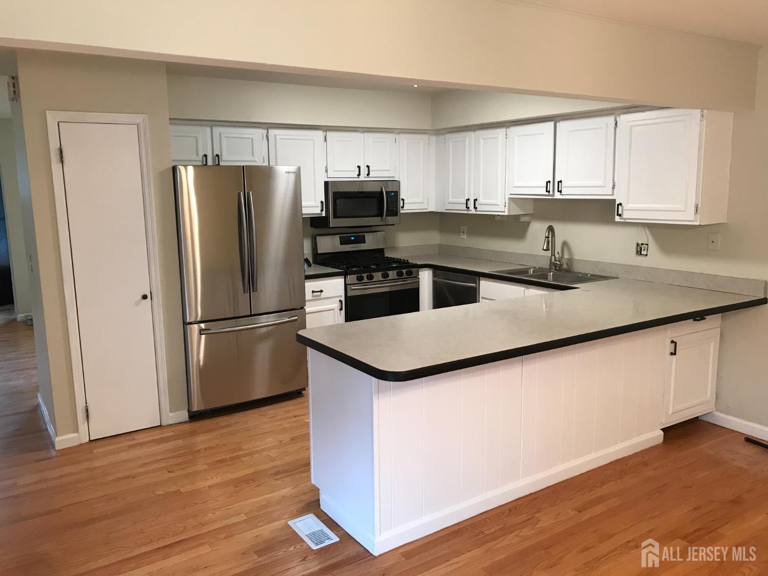 233 Leeward Road Image 2