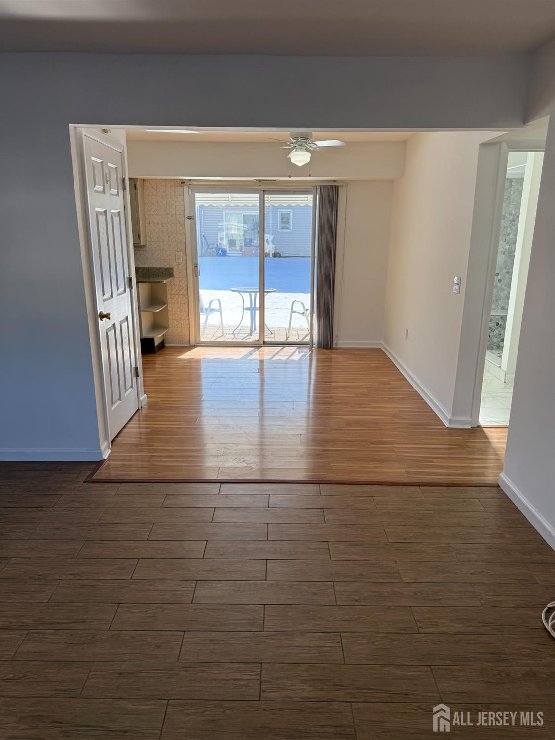 8 Minnesota Drive B Image 4