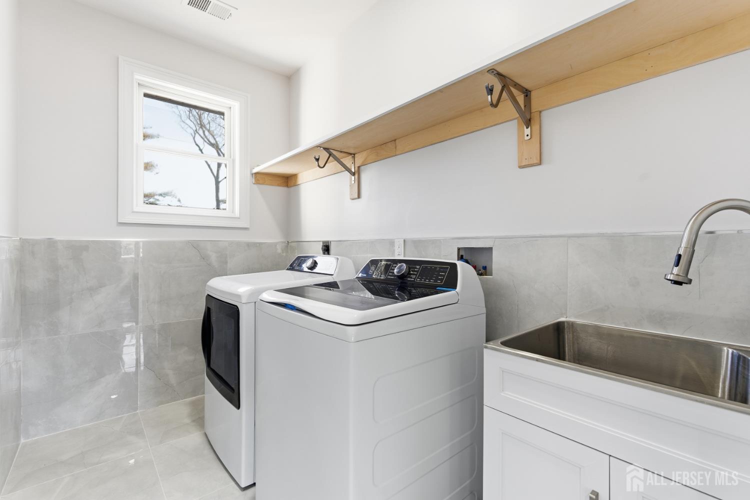 4 Hemlock Drive, Edison, NJ, 08820 image 42