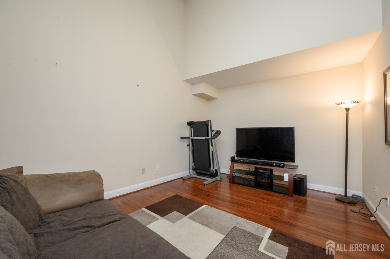 285 Nathan Court, Aberdeen, NJ, 07721 image 16