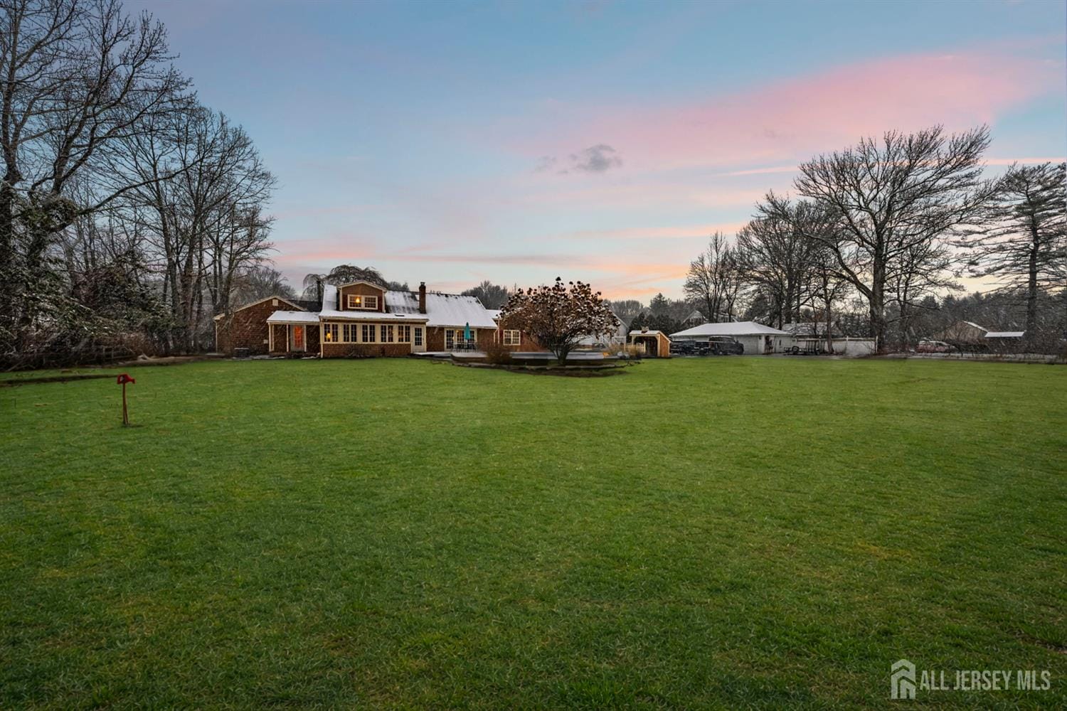 402 Main Street Image 5