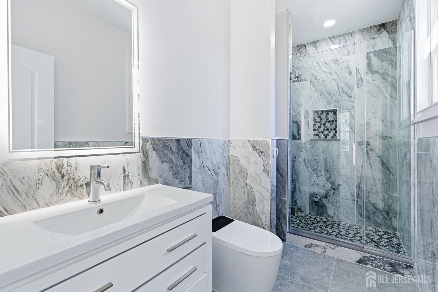 4 Hemlock Drive, Edison, NJ, 08820 image 26