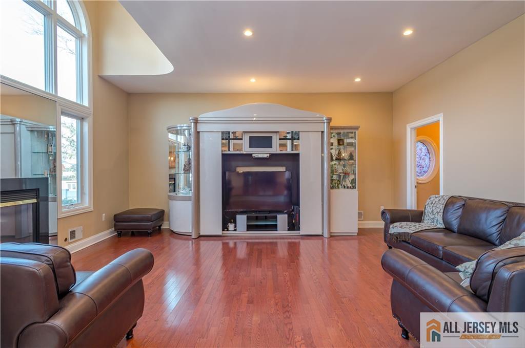 53 Princeton Avenue, Colonia, NJ, 07067 image 18