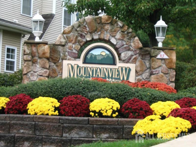 3038 King Court, Green Brook, NJ, 08812