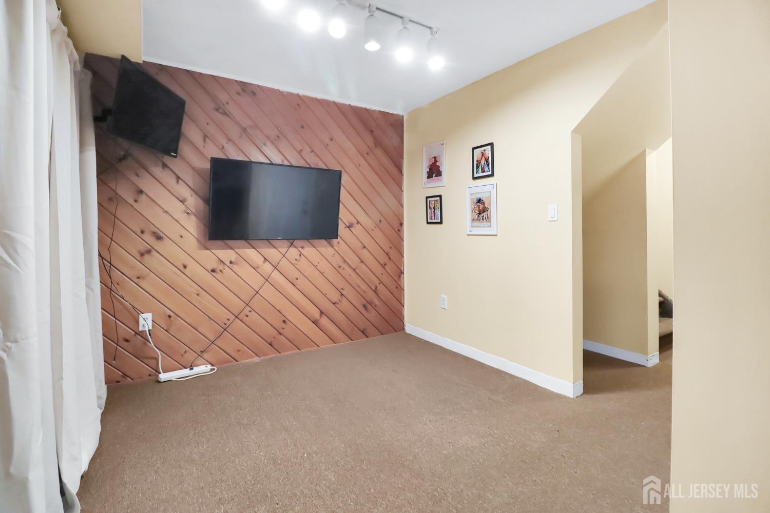 140 Lawrence Street, New Brunswick, NJ, 08901 image 29