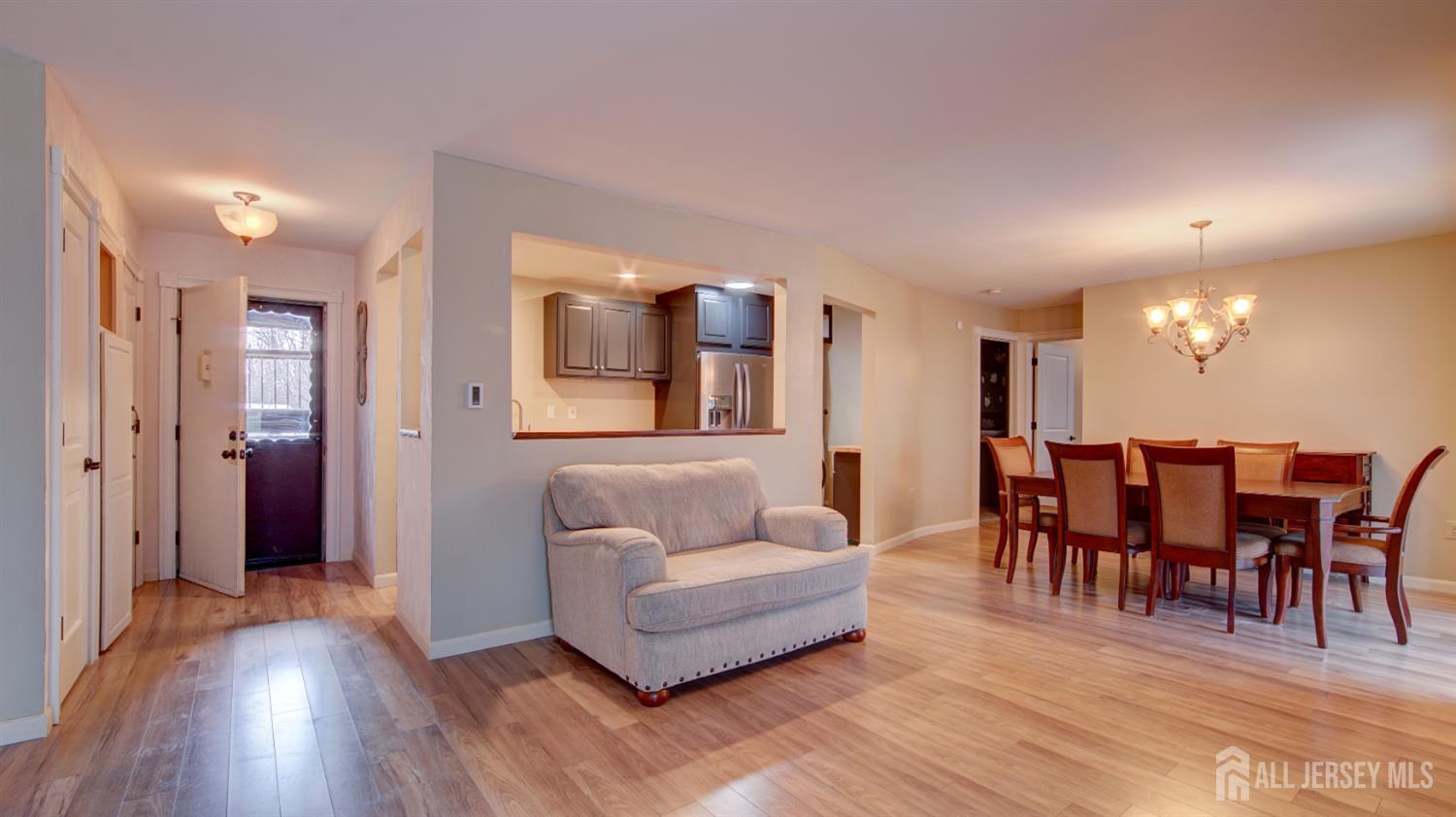 167 Amberly Drive C Image 2