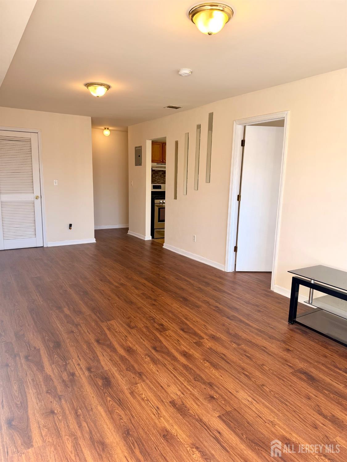 413 College Drive Image 4