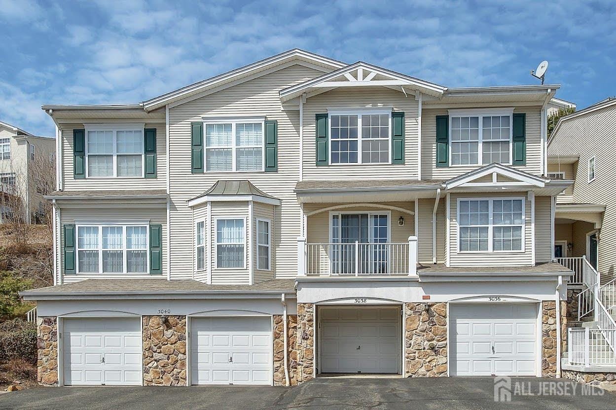 3038 King Court Image 2