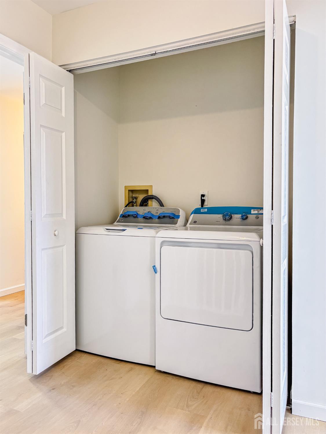 386 INWOOD Court 386, Franklin Twsp, NJ, 08873 image 13