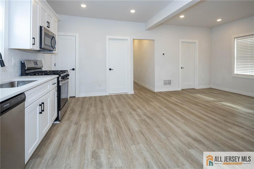 27 S 2nd Street, Fords, NJ, 08863 image 10