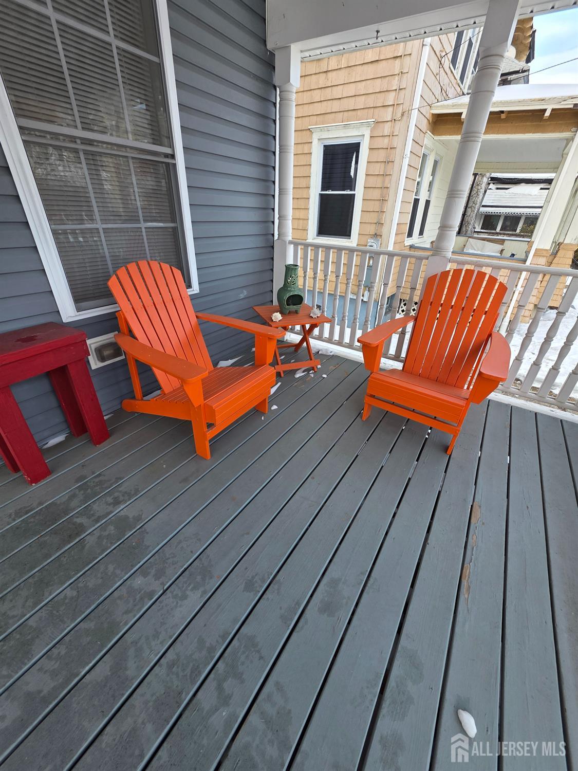 25 Columbia Avenue Image 3