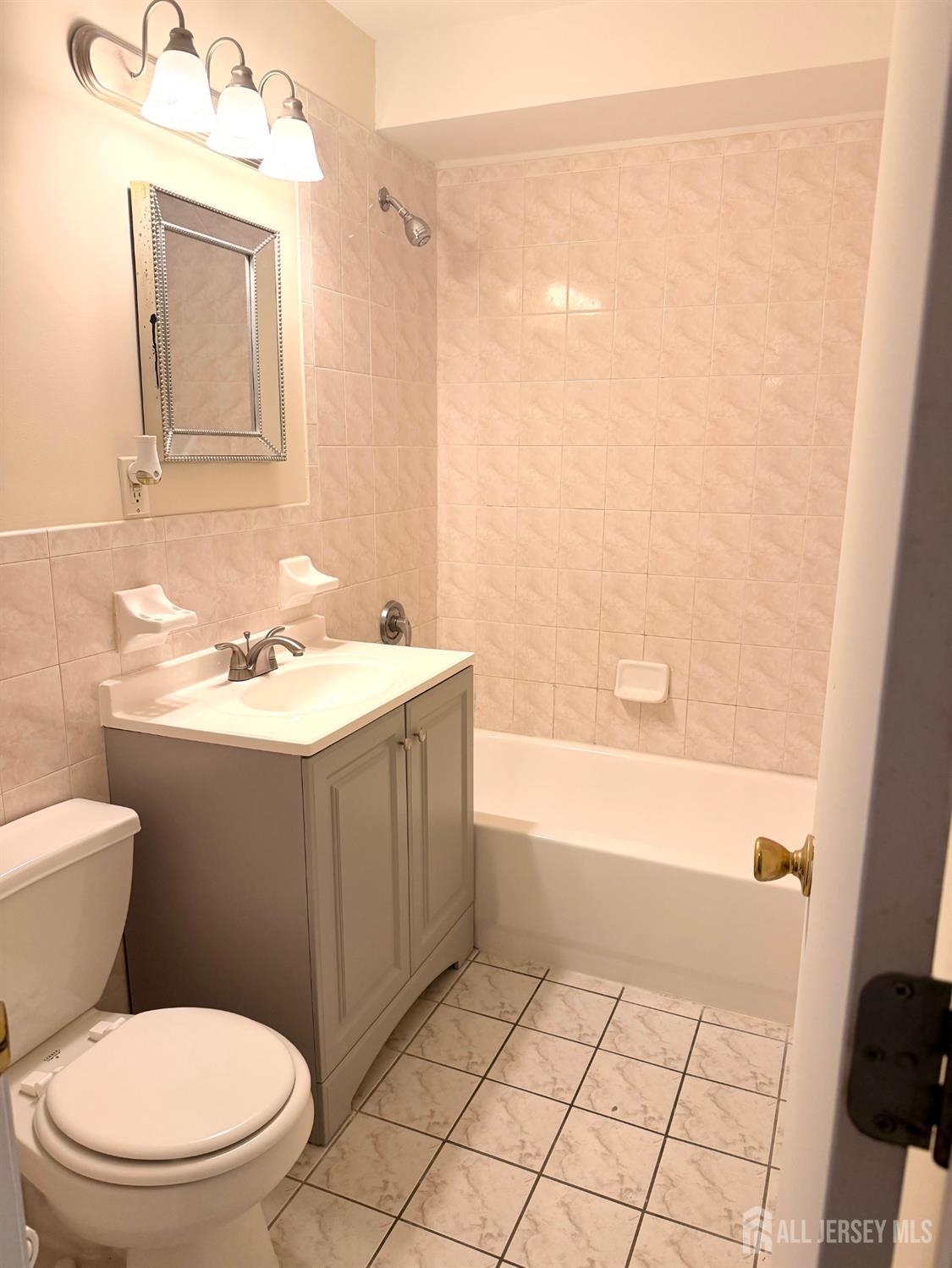 413 College Drive, Edison, NJ, 08817 image 12