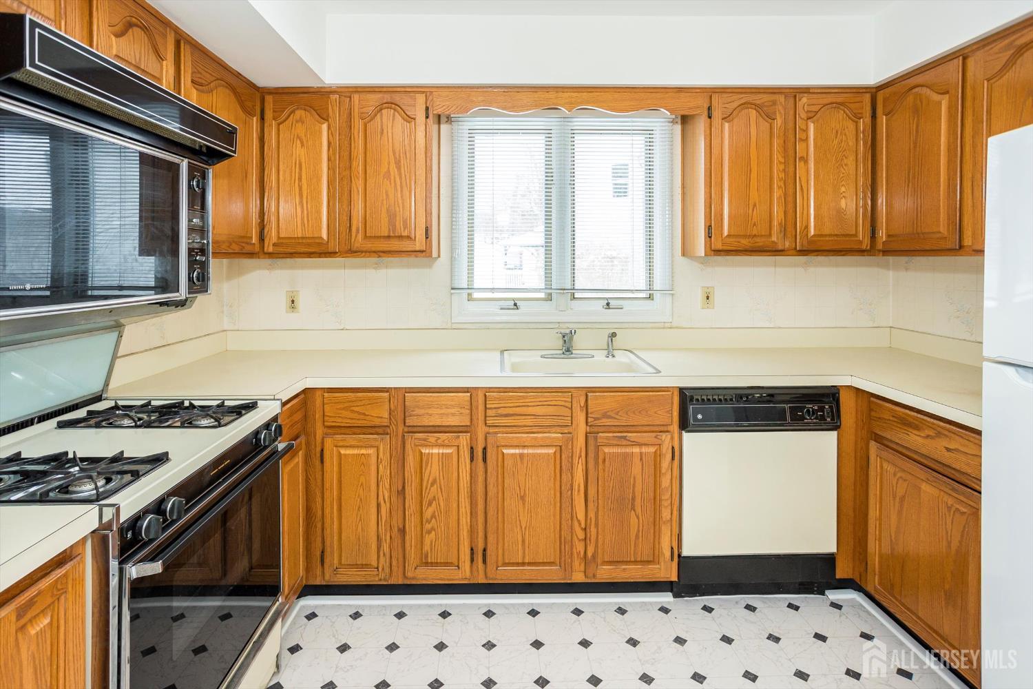 4 Updike Avenue, Hillsborough, NJ, 08844 image 19