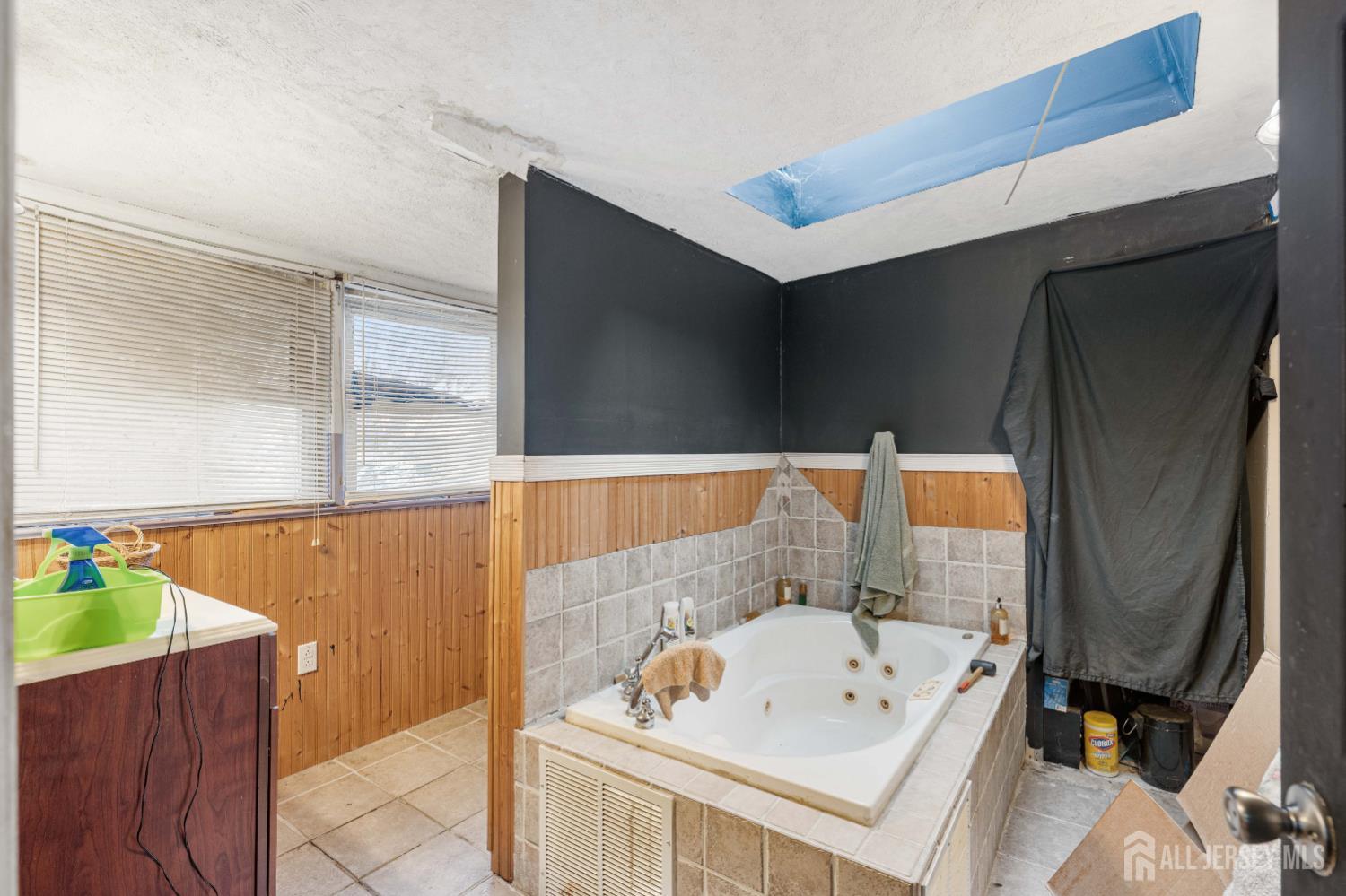 81 Larch Street, Port Reading, NJ, 07064 image 14