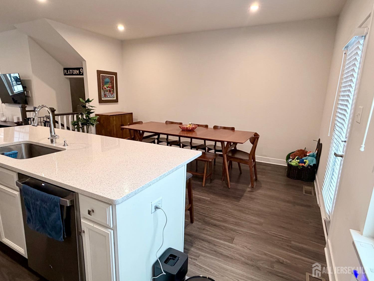 1207 English Lane 1207 Image 2