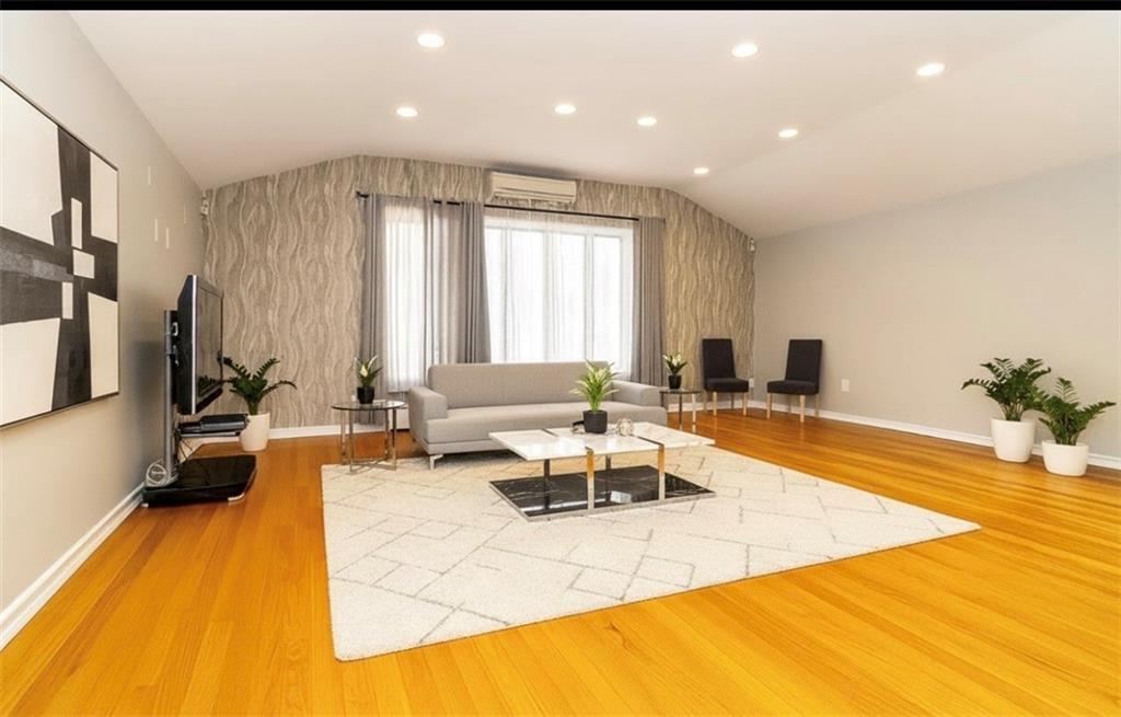 2613 East 65th Street Image 3