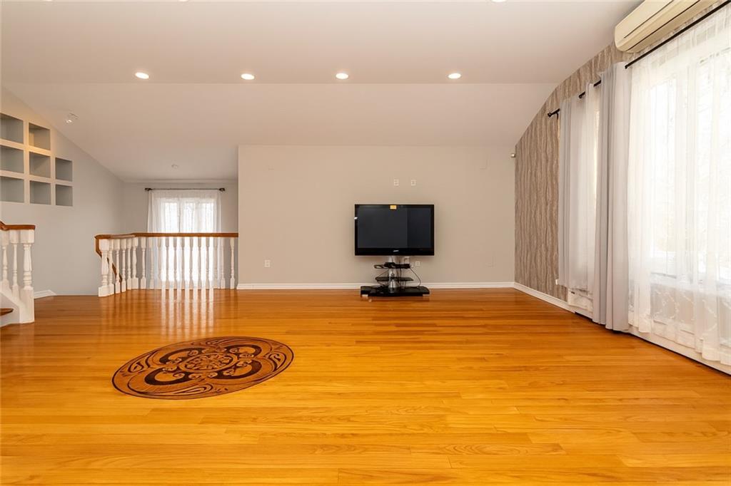 2613 East 65th Street Image 4