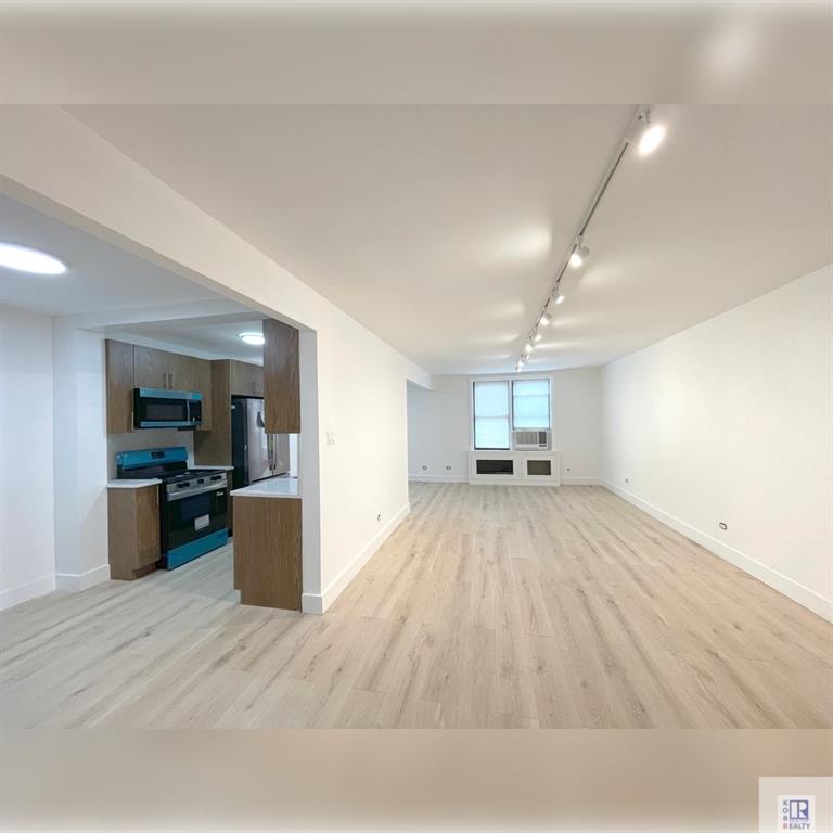 3178 Nostrand Avenue 1M, Brooklyn, New York, 11229 image 19