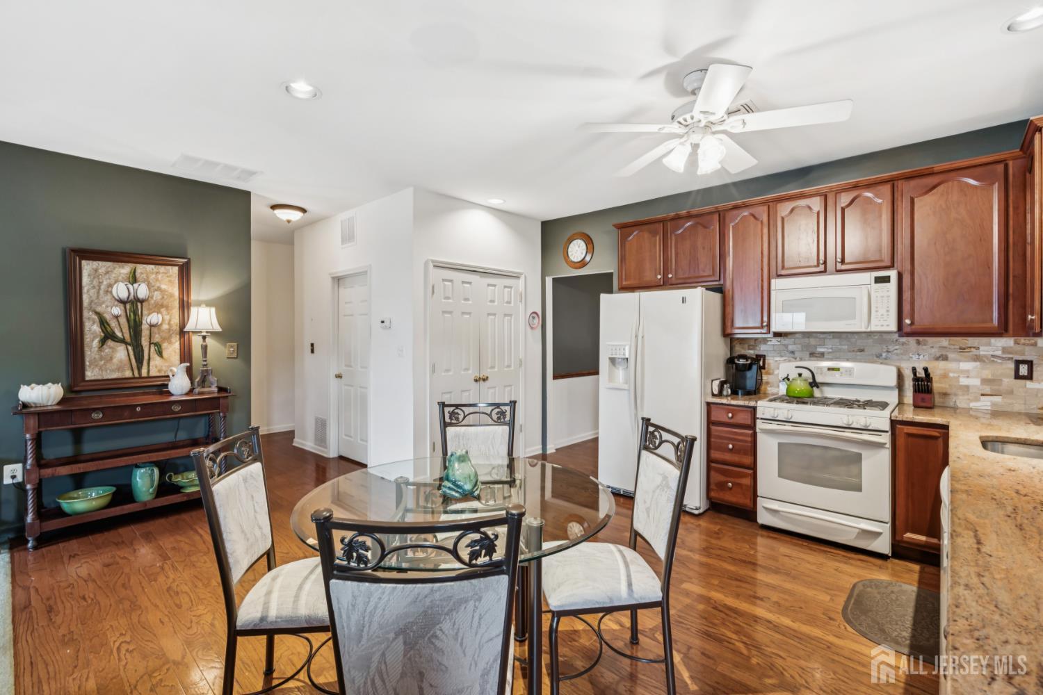 6 Holly Manor Court, Helmetta, NJ, 08828 image 13