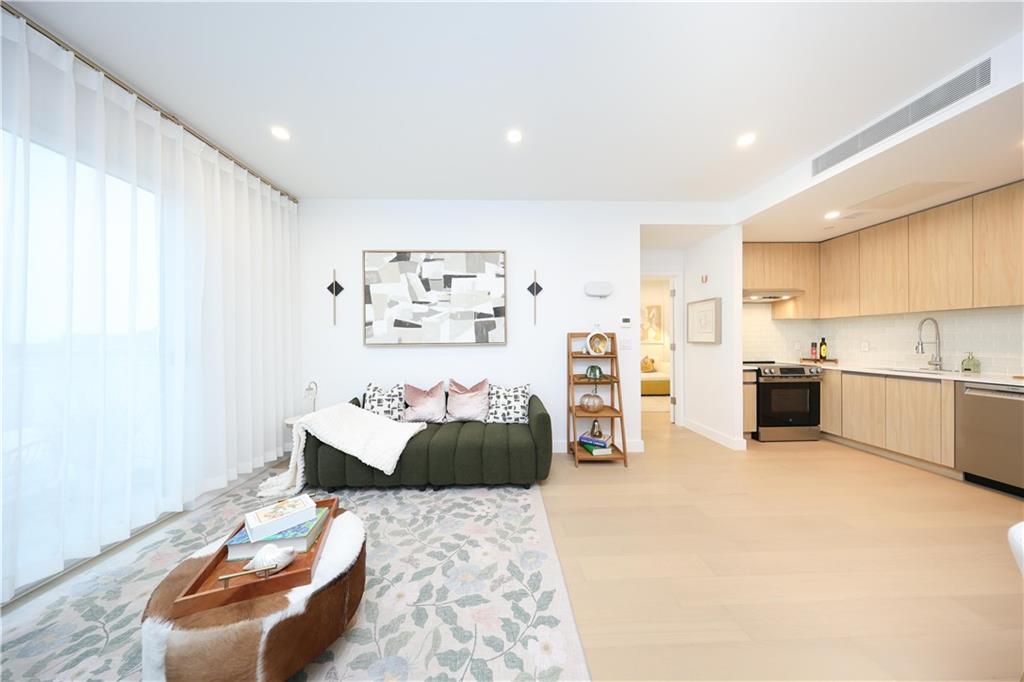 150-02 Northern Boulevard 6H Image 3