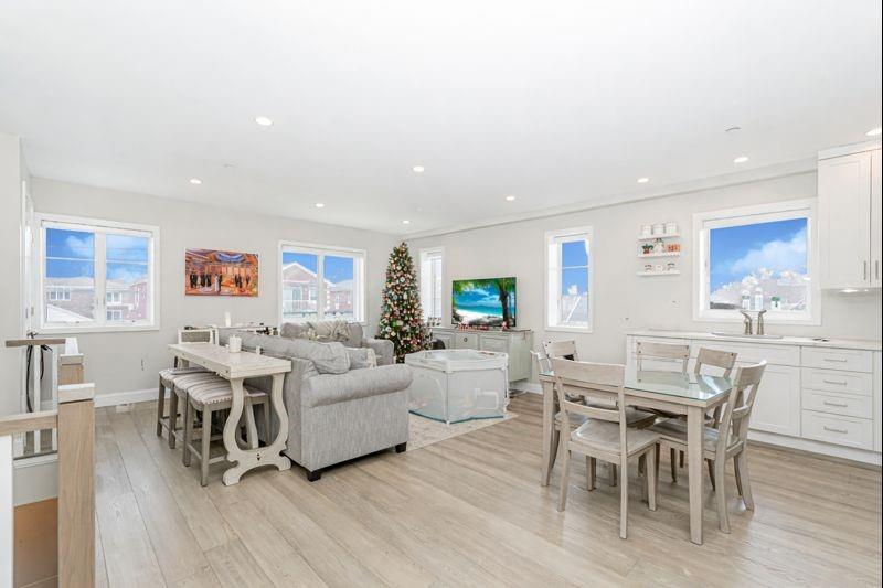 210 Bay 7th Street 3D Image 2