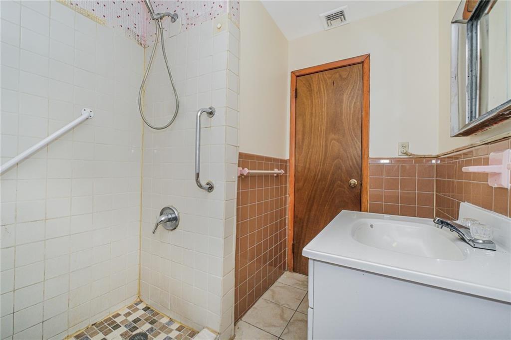 99 Park Hill Circle, Staten  Island, New York, 10304 image 26