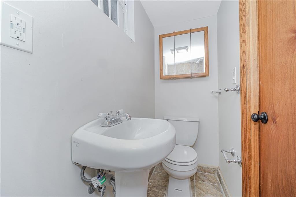 99 Park Hill Circle, Staten  Island, New York, 10304 image 27