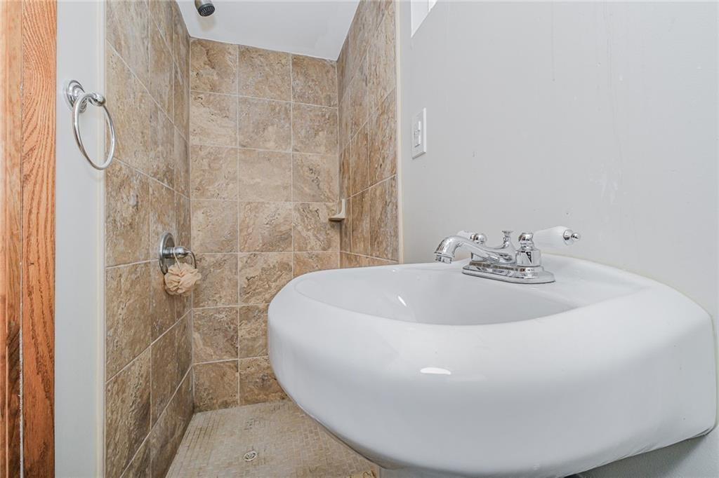 99 Park Hill Circle, Staten  Island, New York, 10304 image 28