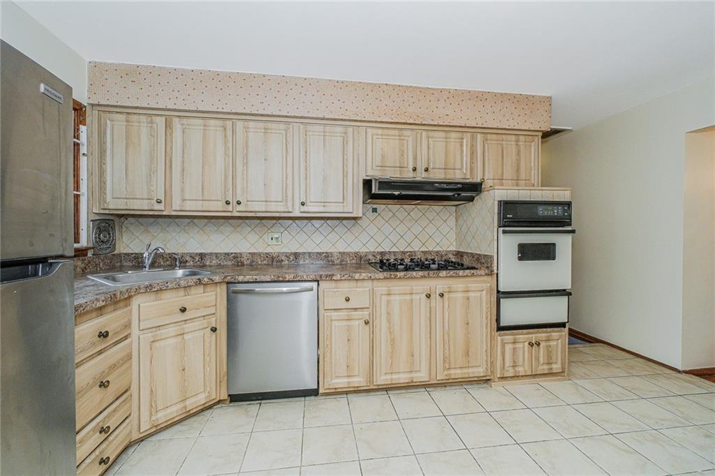 99 Park Hill Circle, Staten  Island, New York, 10304 image 8