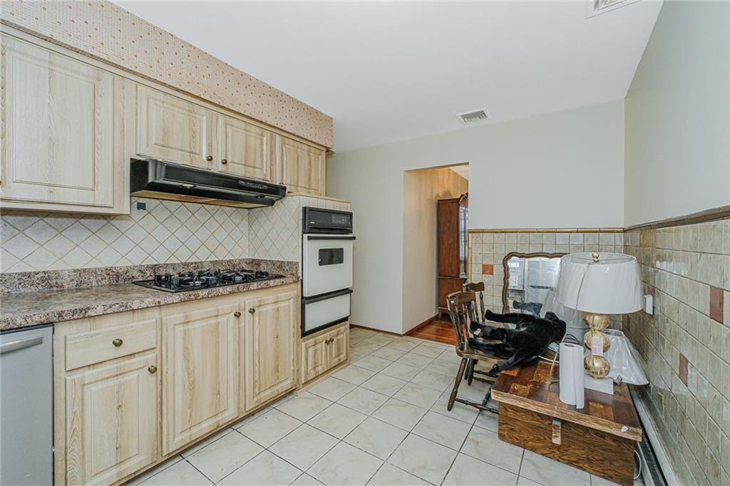 99 Park Hill Circle, Staten  Island, New York, 10304 image 9