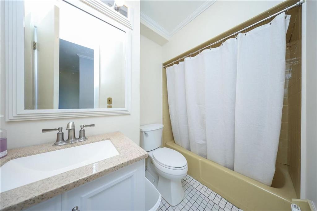 987 Hylan Boulevard, Staten  Island, New York, 10305 image 28