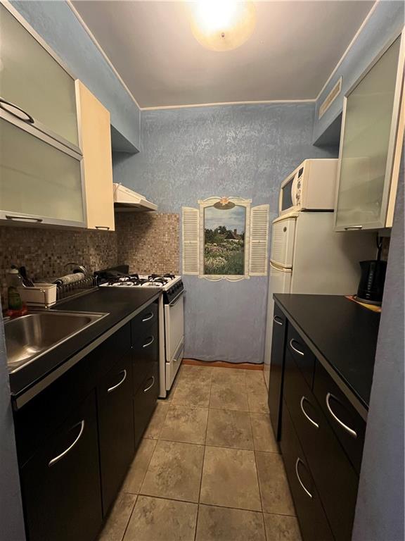 2678 Ocean Avenue L4 Image 5