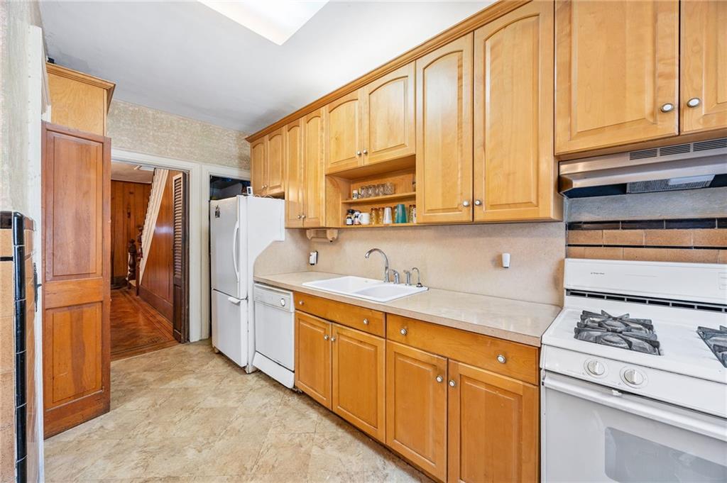 1551 East 29th Street, Brooklyn, New York, 11229 image 7