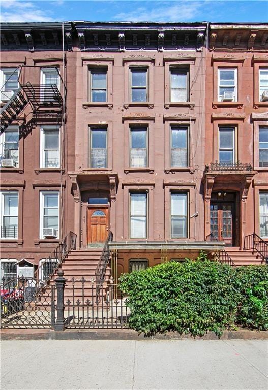 487 Hancock Street Image 1