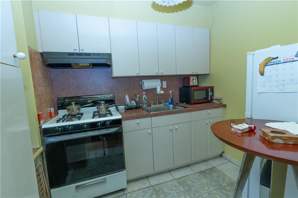 1213 Avenue Z F4 Image 4