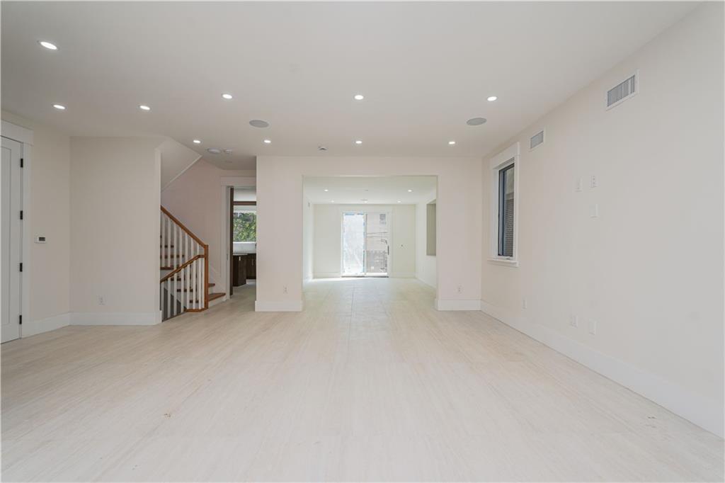 1753 East 21st Street Image 4