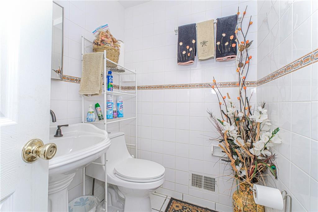 60 Northfield Court, Staten  Island, New York, 10303 image 16