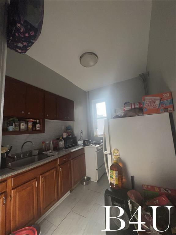 3112 Snyder Avenue Image 3